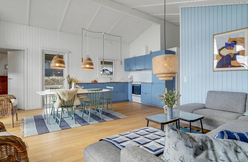 Grønninghoved Strand House | Cozy home in Sjølund with sauna