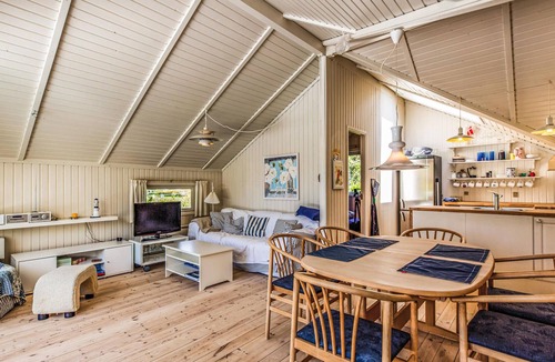 Boeslunde House | Cozy home in Skælskør with kitchen