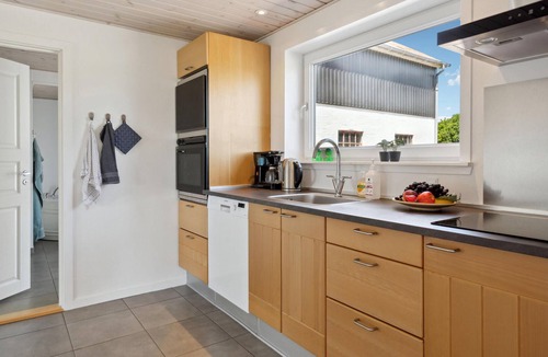 Skaerbaek House | Cozy home in Skærbæk with kitchen