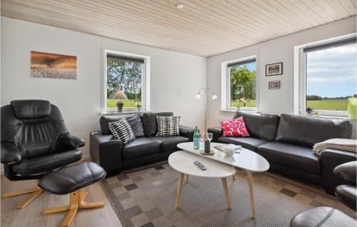 Skaerbaek House | Cozy Home In Skærbæk With Kitchen