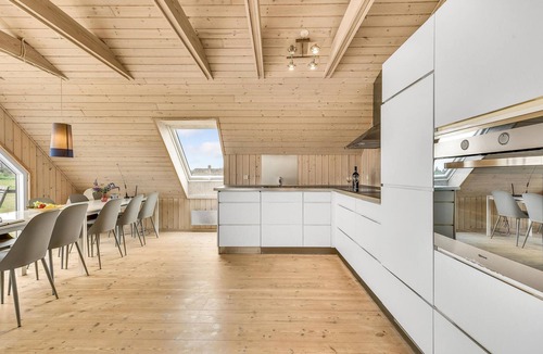 Skjern House | Cozy home in Skjern with kitchen