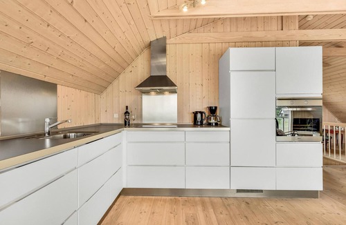Skjern House | Cozy home in Skjern with kitchen