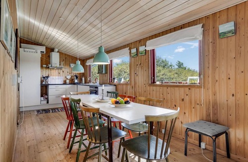 Skjern House | Cozy home in Skjern with kitchen