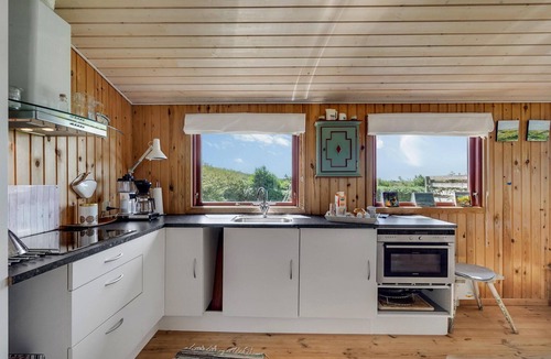 Skjern House | Cozy home in Skjern with kitchen