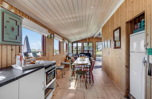 Skjern House | Cozy home in Skjern with kitchen