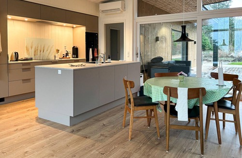 Spøttrup House | Cozy home in Spøttrup with sauna