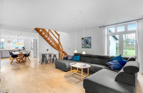 Struer House | Cozy home in Struer with kitchen