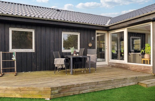 Remmer Strand House | Cozy home in Struer with WiFi