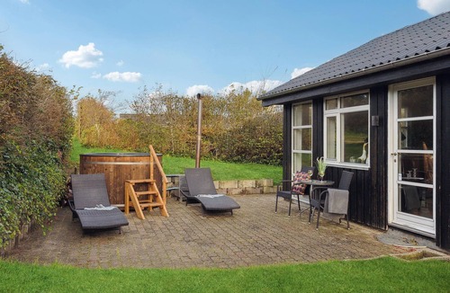 Remmer Strand House | Cozy home in Struer with WiFi