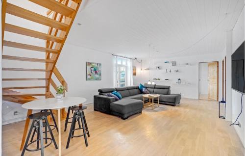 Struer House | Cozy Home In Struer With Kitchen