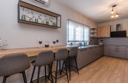 Sukosan House | Cozy home in Sukosan with sauna