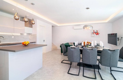 Sumartin House | Cozy home in Sumartin