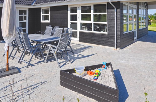 Mommark Strand House | Cozy home in Sydals with sauna