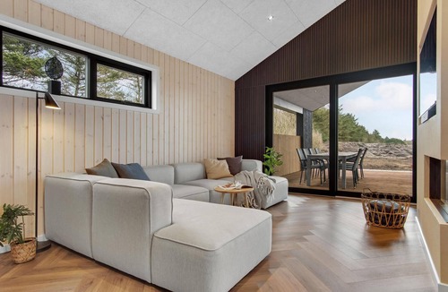 Skaven Strand House | Cozy home in Tarm with sauna