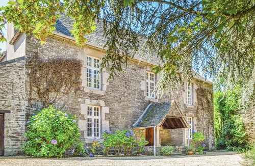 Taule House | Cozy home in Taulé with kitchen