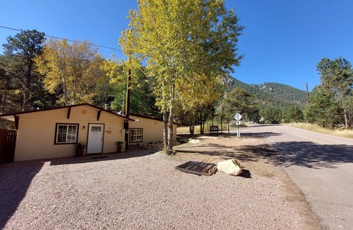 Cascade-Chipita Park House | Cozy Home in the Mountains surround by nature and 360° Mountain viewsn