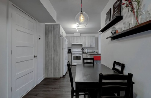 Saint Henri Apartment | Cozy Home in the Notre Dame Area