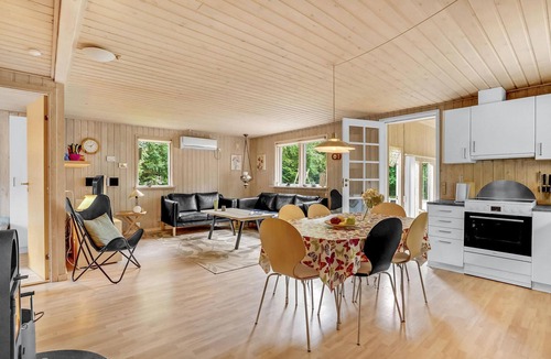 Thyholm House | Cozy home in Thyholm with WiFi