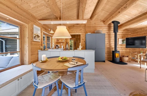 Fjand Badeby House | Cozy home in Ulfborg with kitchen