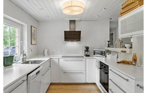 Bøtø By House | Cozy Home In Væggerløse With Sauna