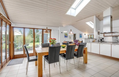 Bøtø By House | Cozy home in Væggerløse with sauna
