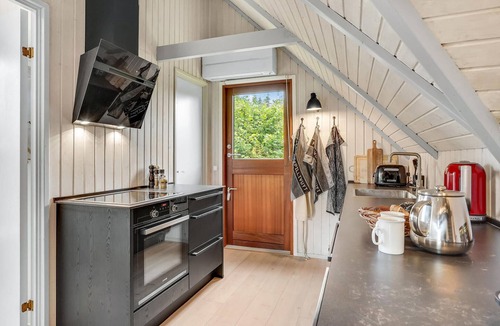 Bøtø By House | Cozy home in Væggerløse with WiFi
