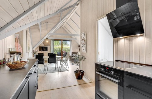 Bøtø By House | Cozy home in Væggerløse with WiFi