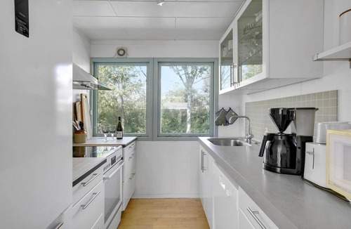Bøtø By House | Cozy home in Væggerløse with sauna