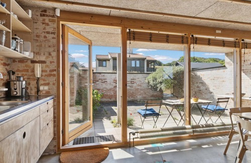 Rageleje House | Cozy home in Vejby with kitchen