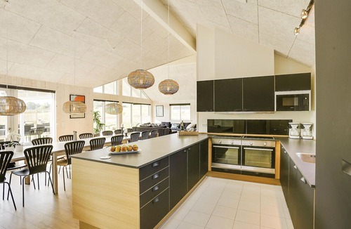 Vejby House | Cozy home in Vejby with sauna