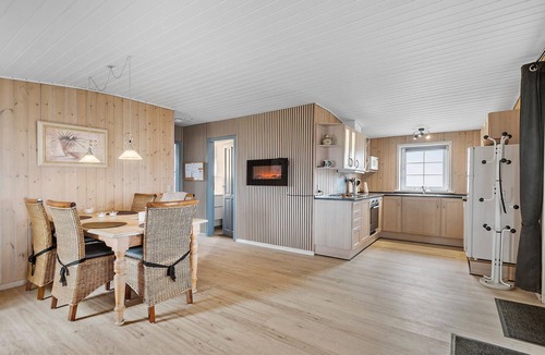 Vejers Strand House | Cozy home in Vejers Strand with sauna