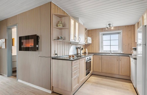 Vejers Strand House | Cozy home in Vejers Strand with sauna
