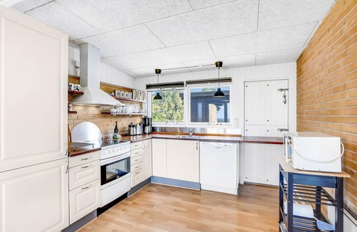 Amtoft House | Cozy home in Vesløs with house sea view