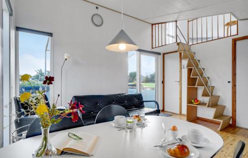Agger House | Cozy Home In Vestervig With Kitchen