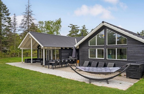 Hoensinge House | Cozy home in Vig with kitchen