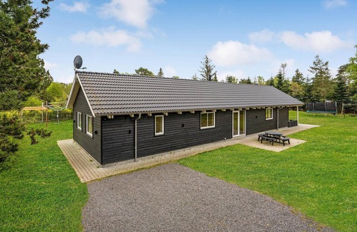 Hoensinge House | Cozy home in Vig with kitchen