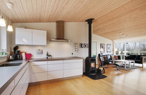 Vinderup House | Cozy home in Vinderup with house sea view