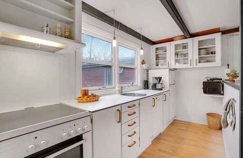 Vinderup House | Cozy home in Vinderup with kitchen