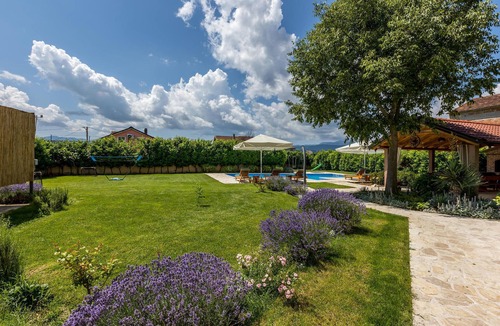 Imotski House | Cozy home in Vinjani Donji