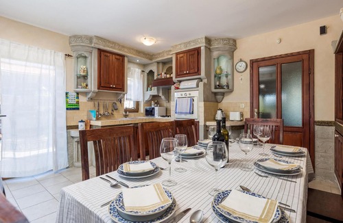 Linardici House | Cozy home in Zgaljici with sauna