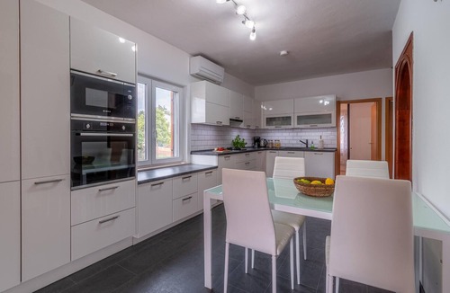Zminj House | Cozy home in Zminj with WiFi