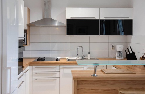 Zrnovnica House | Cozy home in Zrnovnica