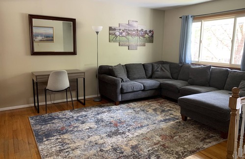 Geyser Crest House | Cozy home just mins away from Saratoga Race course and so much more!