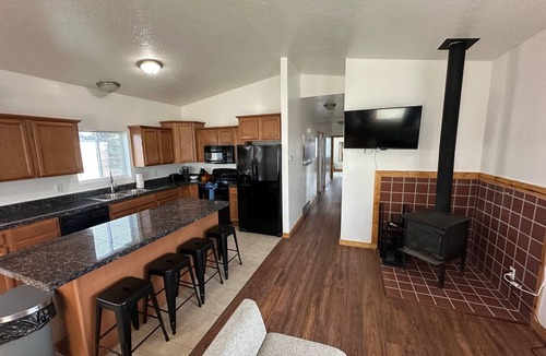 Garden City House | Cozy Home-Kid’s Playroom-Next to Park-Group Fun