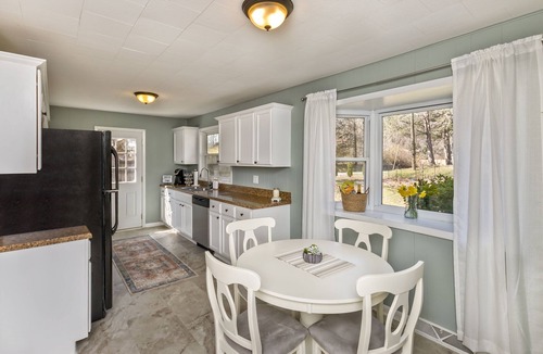 Arden House | Cozy Home Near Asheville Fire Pit Dog Friendly