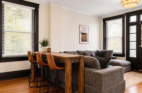 Phoenix Hill House | Cozy Home near Downtown - Close to Nulu - Sleeps 6