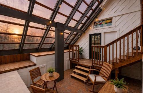 Phoenix Hill House | Cozy Home near Downtown - Close to Nulu - Sleeps 6