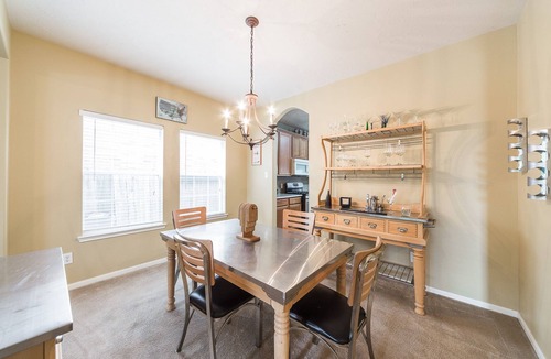 Manvel House | Cozy Home near Houston Medical Center, NRG Stadium and Galleria
