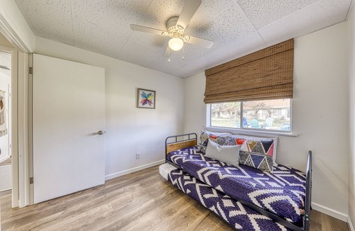 Liberty Hill House | Cozy home near river access with firepit & playground
