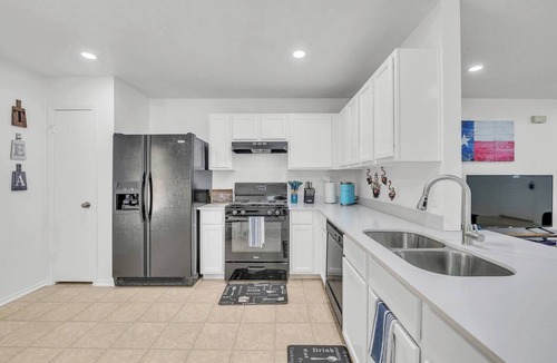 Austin House | Cozy Home Near Tesla COTA + Austin Airport